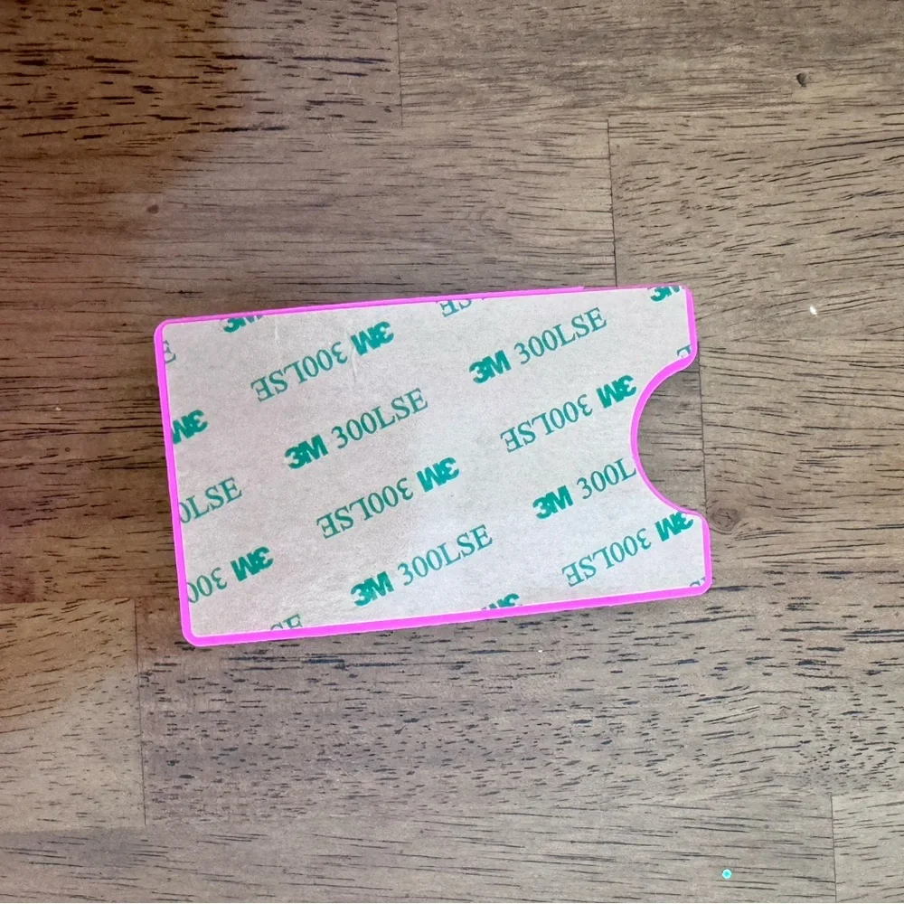 NWT Lilly Pulitzer Phone Card Case Raz Berry Flamingoals